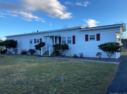 49 Highland Dr, Quinebaug, CT 06262-1007