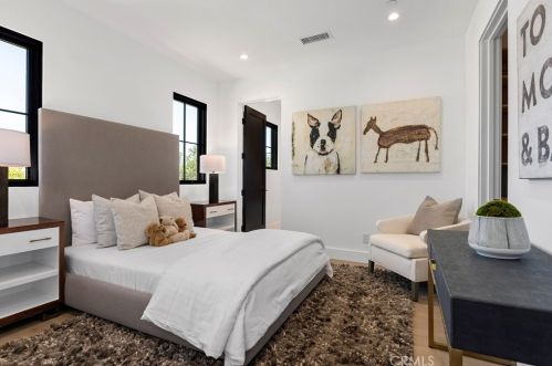 4955 Haskell Ave, Van Nuys CA  91436-1674 exterior