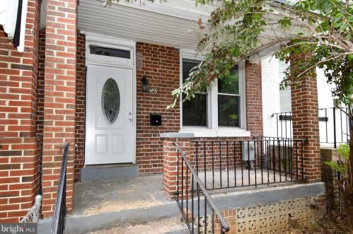 737 Kentucky Ave, Washington, DC 20003-3113