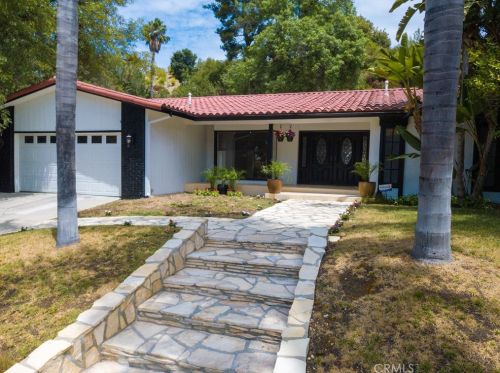 18105 Chardon Cir, Van Nuys, CA 91316-4416