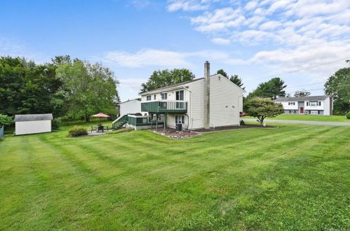 12 Macintosh Dr, Middletown, NY 10941-1017