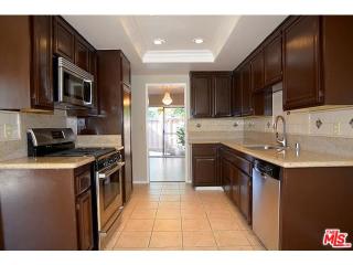 928 Plaza Escondido, Fullerton, CA 92833-2069