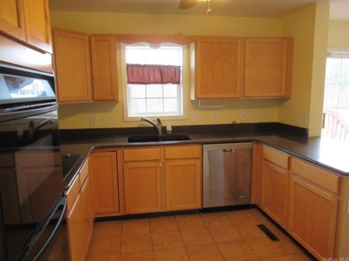 45 Frog Hollow Rd, Poughquag NY  12570-5710 exterior