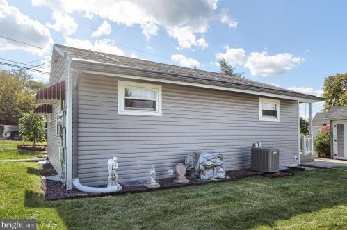 337 Perry St, West Enola PA  17025-2538 exterior