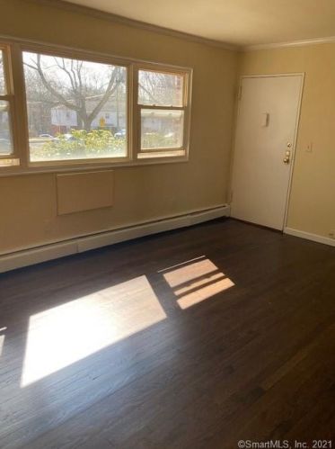 49 Cherry Hill Dr, Bridgeport, CT 06606-5821