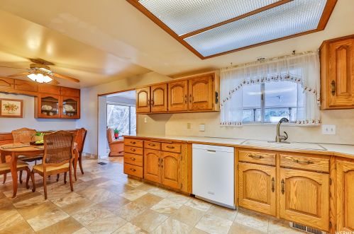 1096 Cambridge Rd, West Kaysville UT  84037-1305 exterior