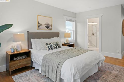 5333 El Camile Ave, Oakland CA  94619-3210 exterior