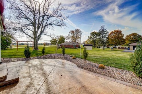 7795 Brookville Salem Rd, Brookville OH  45309-9203 exterior