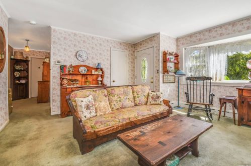 11 Rambling Rd, Northport NY  11768-2315 exterior