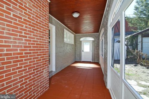 33 Aberdeen Pl, West Deptford NJ  08096-2411 exterior