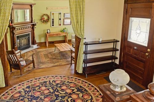35 Church St, High Bridge, NJ 08829-1511