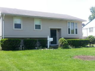 2110 Eastlawn St, Lorain, OH 44052-3220