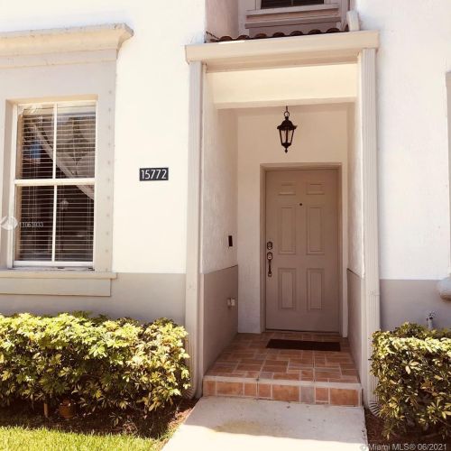 15772 40th St, Hollywood, FL 33027-4807