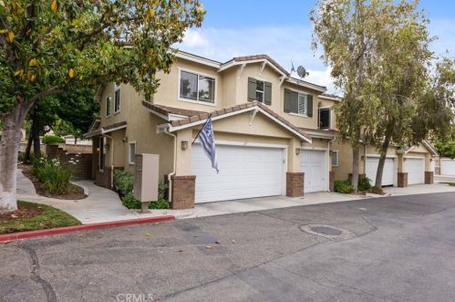 27016 Wolf Creek Trl, Santa Clarita, CA 91354-2644