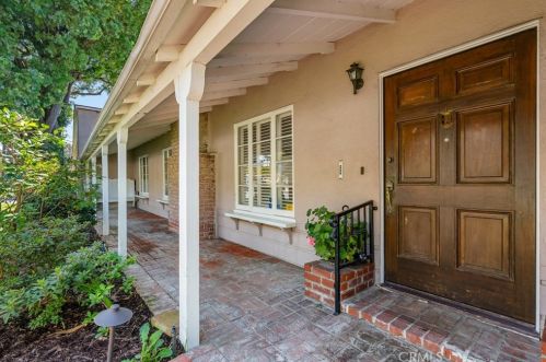 1014 Mountain St, Glendale, CA 91202-1042