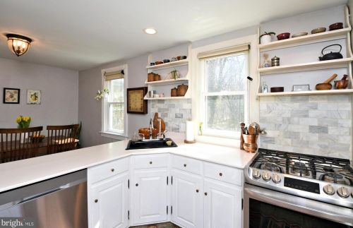 7703 Mill Rd, Melrose Park, PA 19027-2708