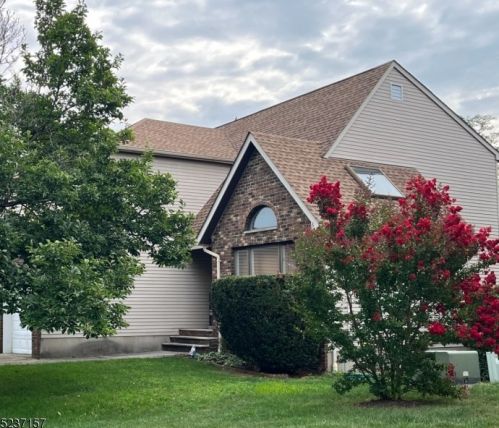 8 Malanga Ct, Scotch Plains NJ  07076-1698 exterior