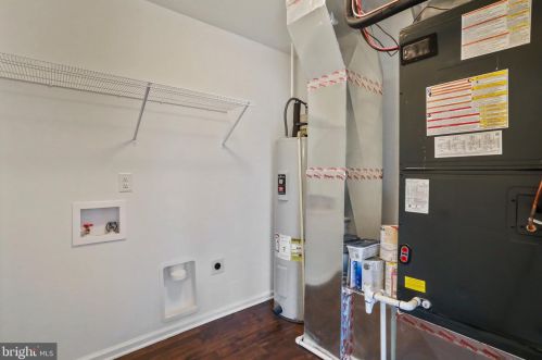 1198 Happy Ridge Dr, Front Royal VA  22630-5302 exterior