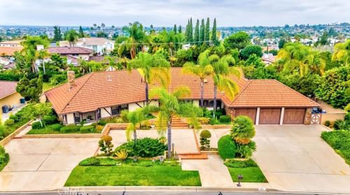 8581 Los Coyotes Dr, Buena Park, CA 90621-1024