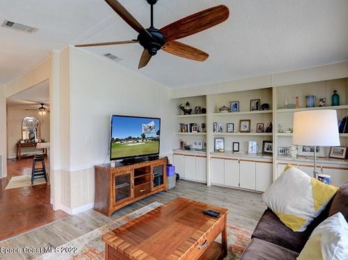 207 Cobia Ct, Sebastian FL  32976-2558 exterior