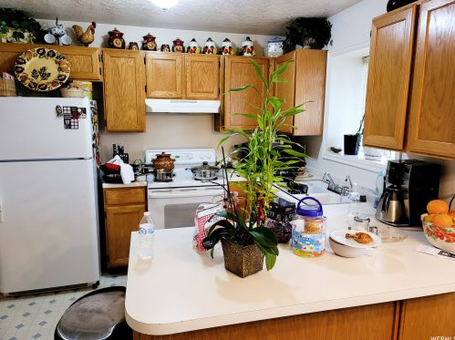 6347 Settlers Point Dr, Salt Lake City, UT 84128-6931