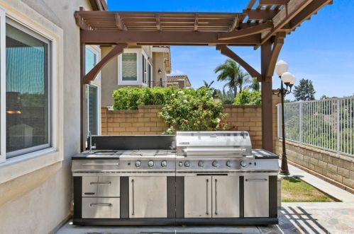 2225 Calle Margarita, San Dimas CA 91773-4468 exterior