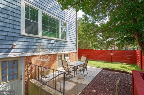 13185 Putnam Cir, Woodbridge VA  22191-1028 exterior