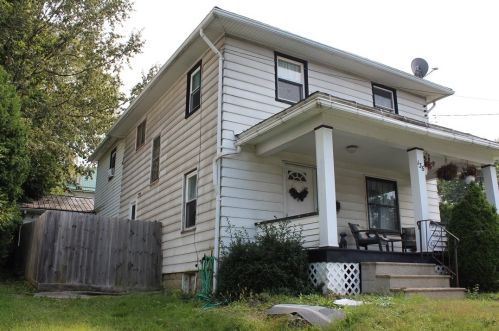 136 Columbia Ave, Greenville, PA 16125-1832