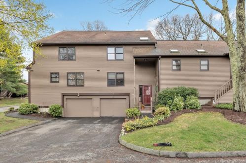 5 Boulder Ridge Rd, Upper Stepney, CT 06468-2685