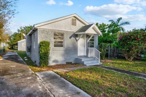 27 11th Ave, Delray Beach, FL 33444-1637