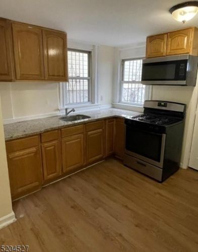 378 Badger Ave, Newark NJ  07112-2744 exterior