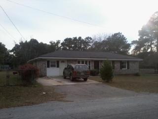 21 Ferry Dr, Beaufort, SC 29907-1617