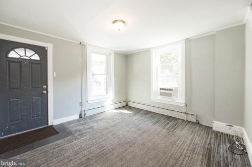 321 Howard St, Pottstown PA 19464-6701 exterior