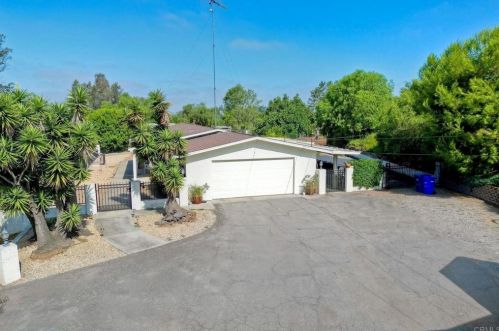 548 Taylor St, Vista, CA 92084-2538