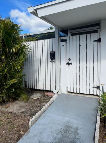 83 East Ct, West Palm Beach, FL 33411-2902