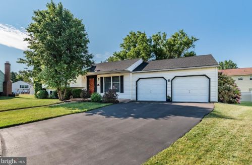 4701 Chatham Way, Harrisburg, PA 17110-3492