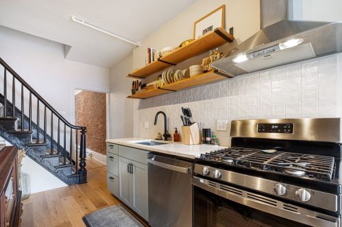 419 Carson St, Pittsburgh PA  15203-1019 exterior