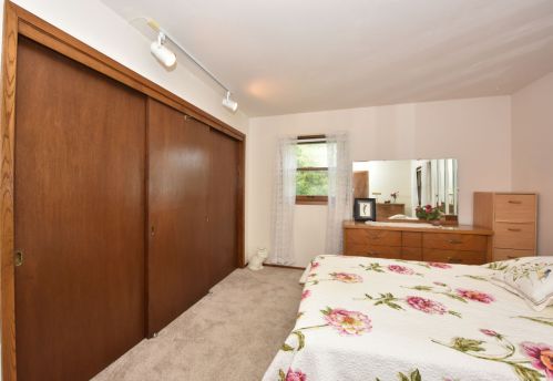 7012 Van Beck Ave, Milwaukee WI 53207-4460 exterior