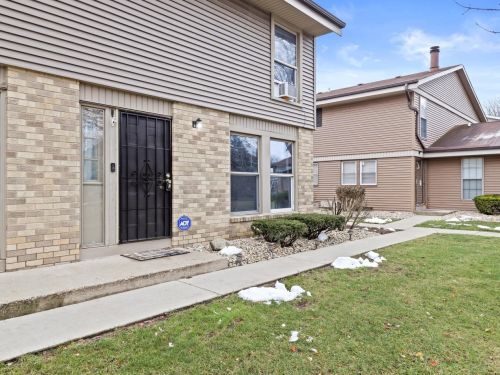 6924 Raintree Ct, Milwaukee, WI 53223-6328