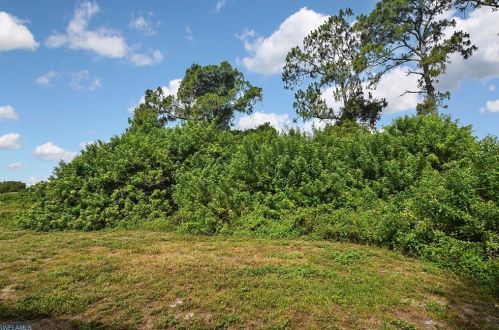 108 Gretchen Ave, Lehigh Acres FL 33973-2001 exterior