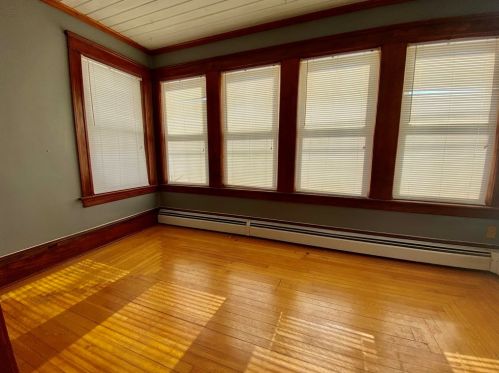 3889 Mendon Rd, Cumberland, RI 02864-1860