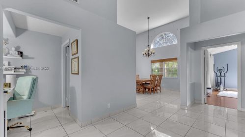 925 202nd Ave, Hollywood FL  33029-3442 exterior