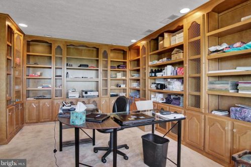 11 Thrush Dr, Carlisle PA  17015-7653 exterior