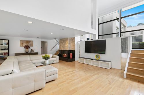 15 Wenwood Dr, Muttontown NY  11545-3129 exterior