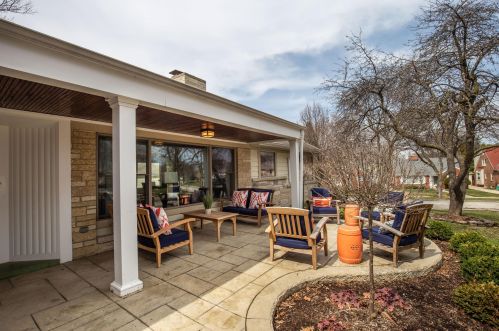 8605 Ravenswood Cir, Milwaukee WI 53226-4657 exterior