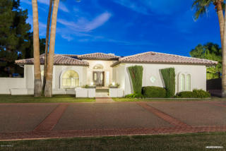 5344 Soft Wind Dr, Glendale, AZ 85310-3735