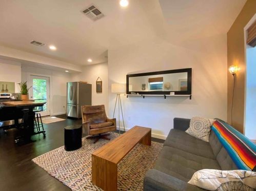 1801 Adina St, Austin TX  78721-1509 exterior