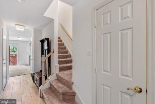 9240 Lorton Valley Rd, Lorton VA  22079-2912 exterior