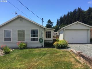 107 10th St, Garibaldi, OR 97118-1000