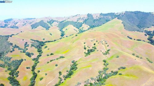 6901 Johnston Rd, Pleasanton CA  94588-9460 exterior